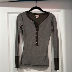 Mossimo Women’s Green Long Sleeve Top Size Small